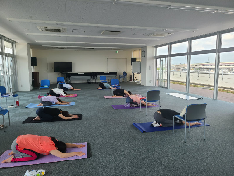 なつこヨガ(奈津子さんが行っているヨガクラスの名前)の風景