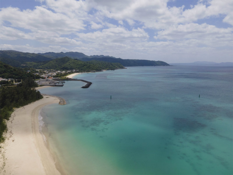 山と海に囲まれた世界自然遺産の村、大宜味村