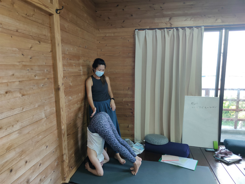 ヘッドスタンドの練習