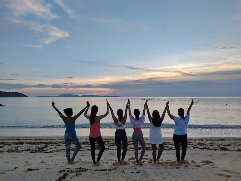 ビーチヨガ1